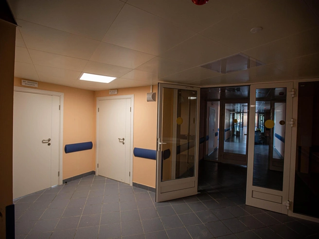 Конфликт в больнице разгорелся в ночные часы 4 декабря. | Источник: Александр Ощепков / NGS.RU