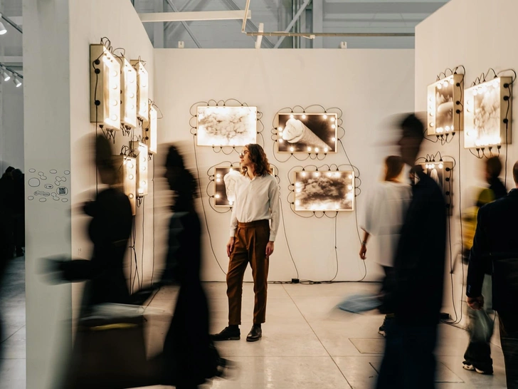 Cosmoscow 2025: 5 проектов и хайлайтов ярмарки, которые надо видеть | marieclaire.ru