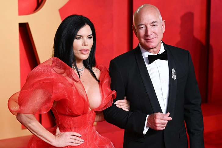 Лорен Санчес и Джефф Безос на «Оскар Vanity Fair 2024» | Источник: Doug Peters