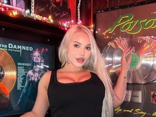 28-летняя модель и звезда фильмов для взрослых Кайли Пейдж скончалась при странных обстоятельствах