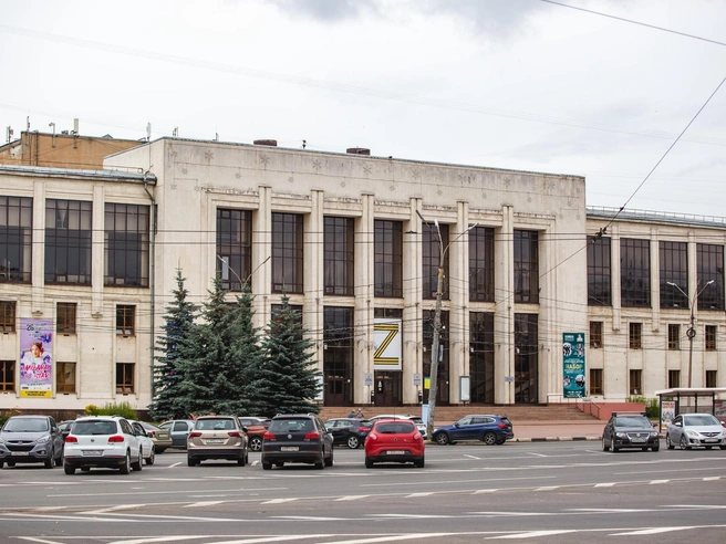 Сообщение о переносе выступления «Нэнси» поступило из Дворца культуры им. Добрынина. | Источник: Кирилл Поверинов / 76.RU