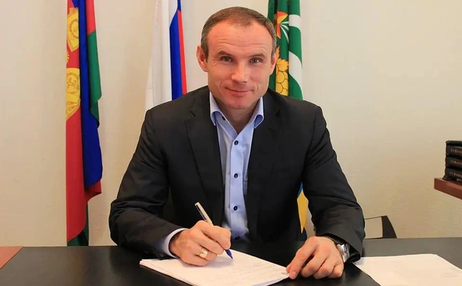 После освобождения из колонии Разумеев увлекся конным спортом — в 2022 году даже стал победителем краевых соревнований | Источник: krymsk-region.ru