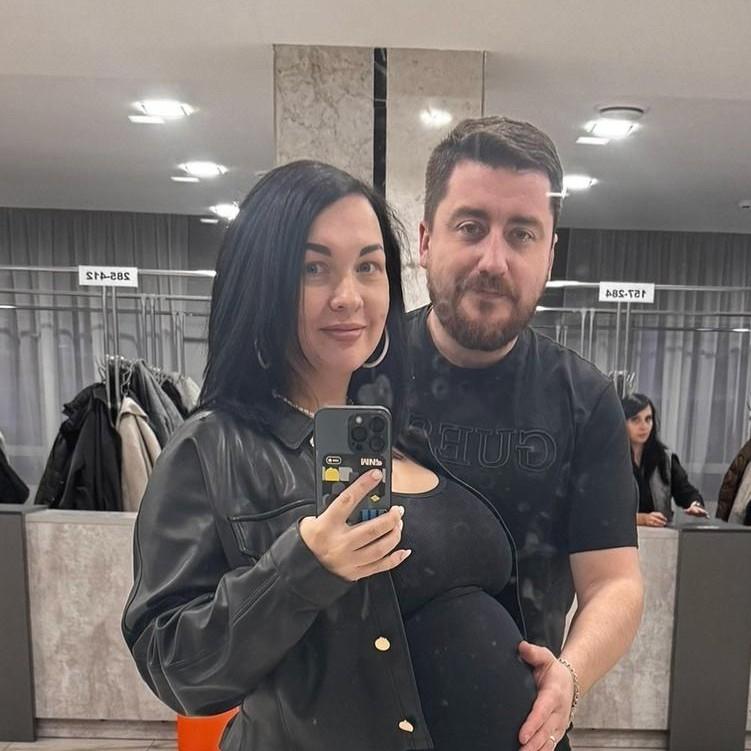 Стриженова о новорожденной дочке: «Варя родилась 4 кило, но через 10 дней скинула полтора и продолжает терять вес»
