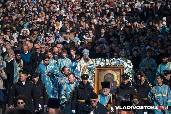 Православный праздник объединил тысячи приморцев | Источник: Елена Буйвол / VLADIVOSTOK1.RU