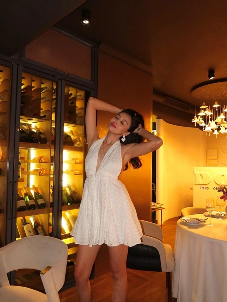 Блогерка Нурила Аманбаева высмеяла слабослышащего таксиста. После резонанса она извинилась перед ним | Источник: Instagram Нурилы Аманбаевой