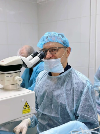 Врач подробно объяснит, какие необходимые минимальные ограничения нужно соблюдать после операции | Источник: «Центр хирургии глаза»