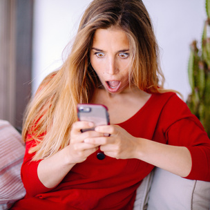 К чему приводит навязчивое желание залезть в телефон мужчины: 5 неприятных последствий