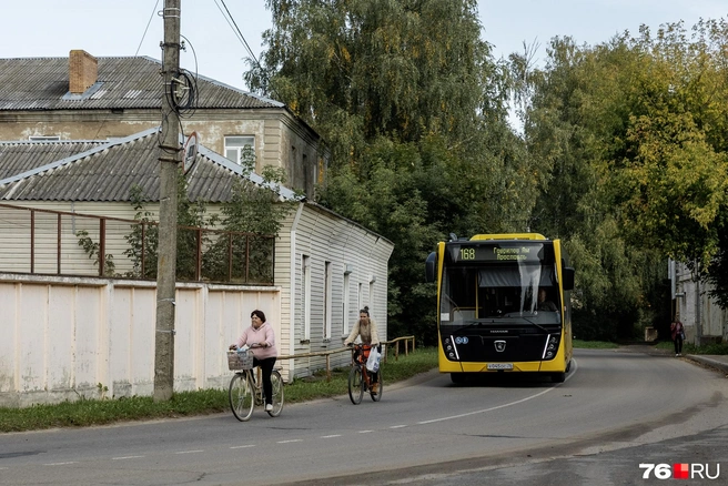 Велосипед&nbsp;— популярный вид транспорта в Гаврилов-Яме | Источник: Александр Куренной / 76.RU