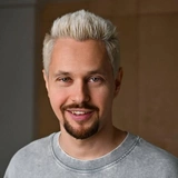 <p>Игорь Колуженин</p>