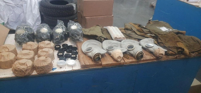 Без документов: оренбуржец пытался вывезти в Казахстан партию противогазов | Источник: пресс-служба Самарской таможни