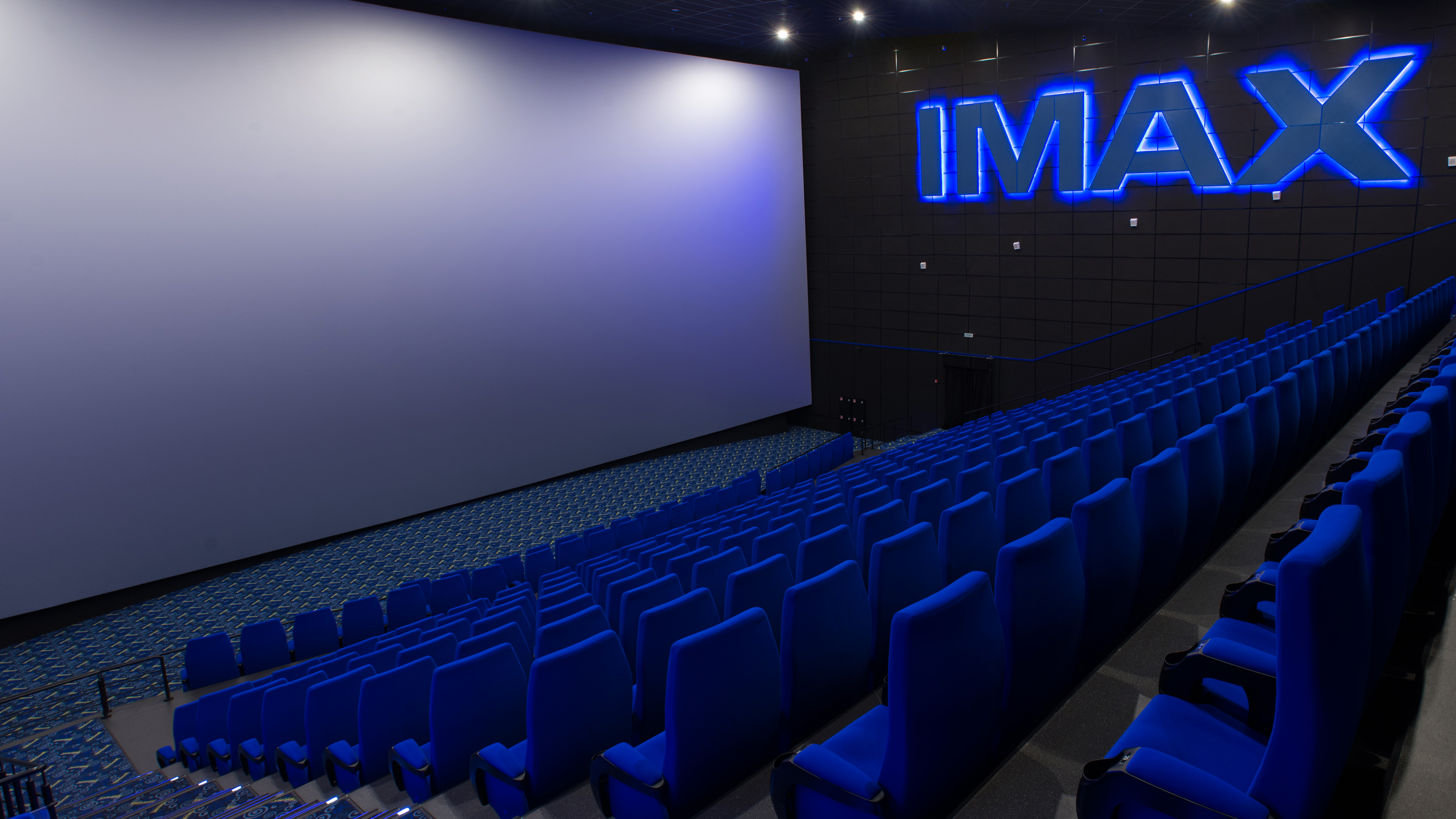 Киномакс на дмитровском. Киномакс Самара зал IMAX. Cinema 9 IMAX Хабаровск. Киномакс IMAX Казань. Киномакс Липецк зал IMAX.