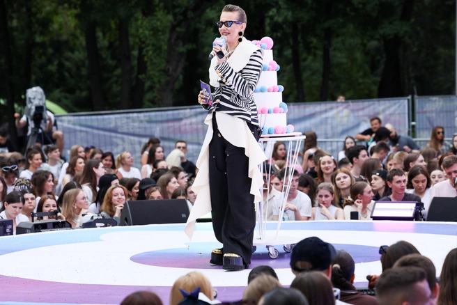 Собчак негативно высказалась о том, что школьники будут слушать песни Шамана и Газманова | Источник: Артём Устюжанин / MSK1.RU