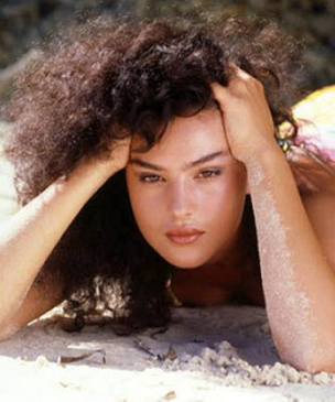 Какой Моника Беллуччи была в 1980-е, до того как стала актрисой (25 фото)