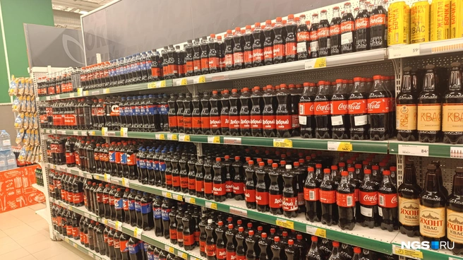 Доля брендов компании Coca-Cola на полках магазинов не слишком поменялась  | Источник: Стас Соколов / NGS.RU