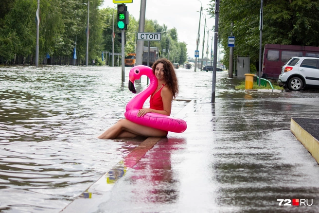 После купаний в воде можно и нужно немного посидеть и передохнуть  | Источник: Павел Красоткин / 72.RU