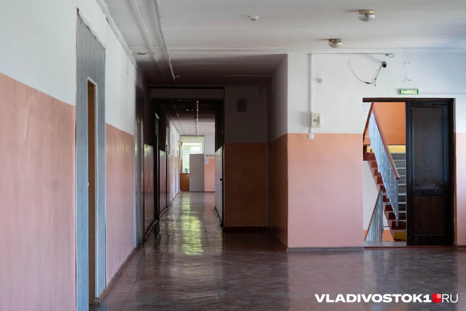 Учителя из Братска, поставившие школьницу на колени, уволены | Источник: Елена Буйвол / VLADIVOSTOK1.RU