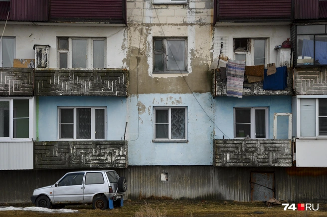 В поездках между городами иногда встречаются интересные архитектурные решения | Источник: Виталий Гущинский