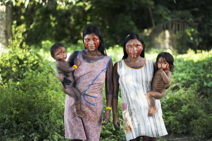Дочери неба и воды: как украшают себя женщины бразильского племени ксикрин