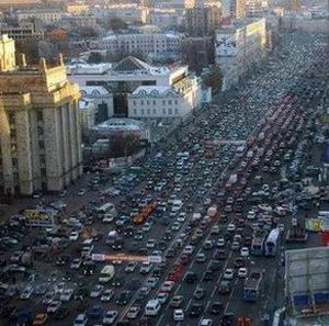 Фото №1 - Грузовикам ниже "Евро 2" запретят въезд в центр Москвы