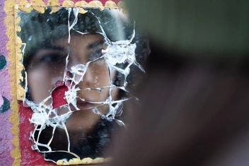 «У меня страсть ко всему безобразному, из-за этого я даже пошла работать в пункт обмена шприцев для наркоманов»