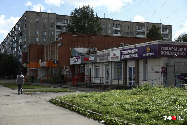 По нечетной стороне улицы работы начинаются за зданием с «Монеткой» | Источник: Наталья Лапцевич