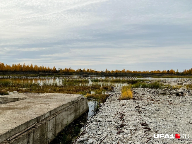 Смотрите, сколько сюда в своё время завезли бетона | Источник: Булат Салихов / UFA1.RU