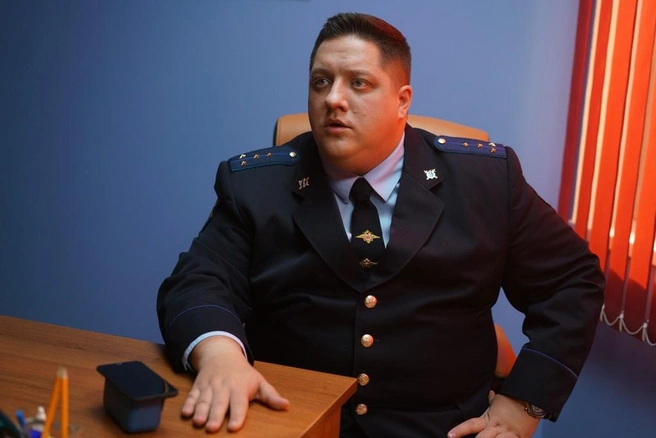 Роман Попов продолжает работать в кино, несмотря на проблемы со здоровьем | Источник: кадр из сериала «Полицейский с Рублевки» (16+), реж. Илья Куликов, ТНТ, 2016 год