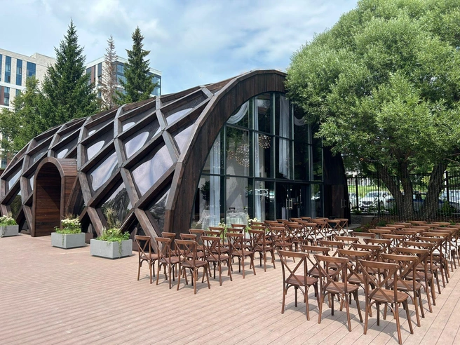 Площадка вмещает до 80 гостей | Источник: River Park