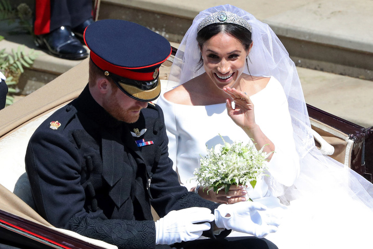 Когда жала не корона: на какое неудобство принц Гарри пожаловался Меган прямо на свадьбе
