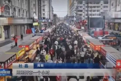 Ночной рынок в Хэйхэ заработал 1 млн юаней в первый день