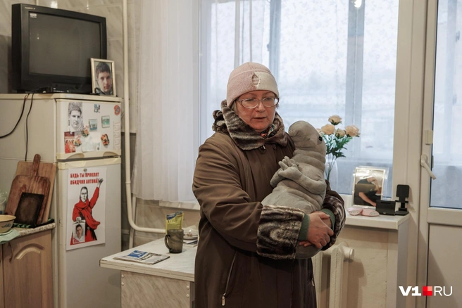 В своей квартире, где Нина жила с сыном, она появляется очень редко | Источник: Алексей Волхонский / V1.RU
