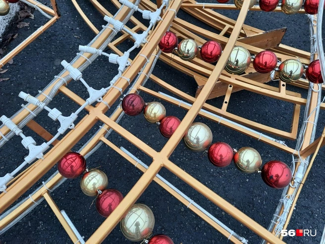 Фрагмент светящейся инсталляции | Источник: Анастасия Баринова / 56.RU