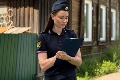 Приставы помогли мужчине вселиться в свой дом