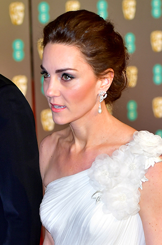 Белая королева: герцогиня Кембриджская на церемонии BAFTA-2019