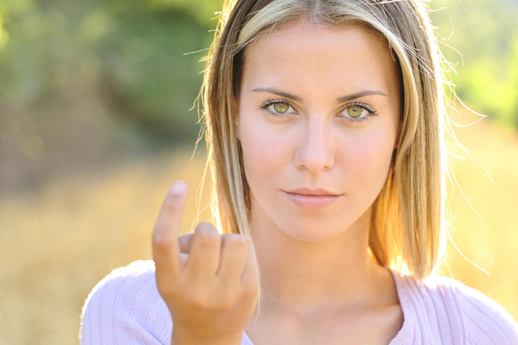 9 привычных нам жестов, которые опасно показывать в других странах