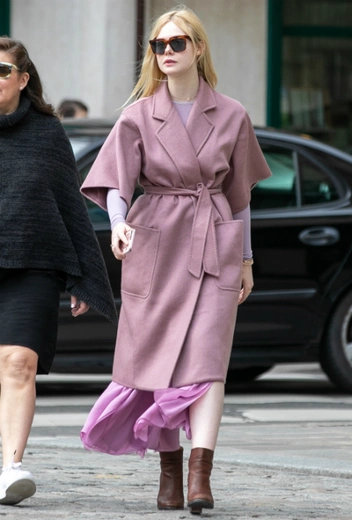 Эль Фаннинг в Париже, 3 марта | marieclaire.ru