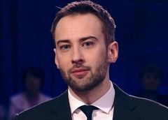 Дмитрий Шепелев вышел в свет с загадочной блондинкой