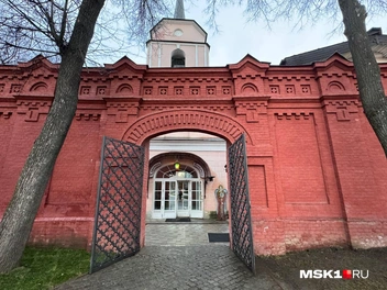 Ворота, ведущие к храму | Источник: Анастасия Харитонова / MSK1.RU