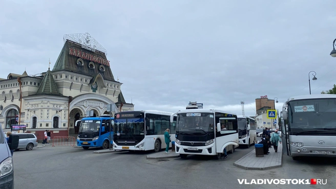 При движении со стороны железнодорожного вокзала автобусы поедут через Океанский проспект, затем по Уборевича, фуникулер и далее по маршруту | Источник: Елена Буйвол / VLADIVOSTOK1.RU