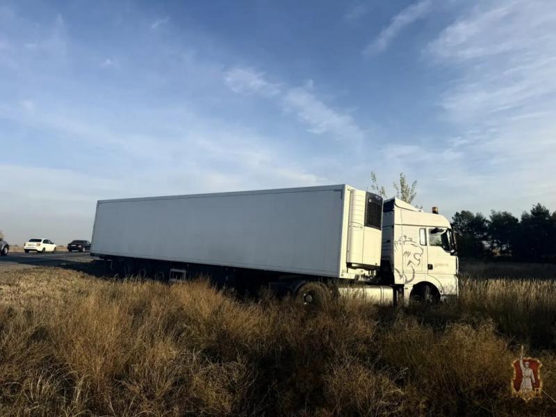 На трассах под Волгоградом два водителя разбились в страшных авариях