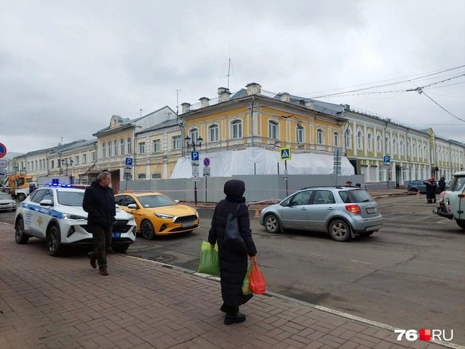В районе ЧП собирается пробка | Источник: Варвара Киселева / 76.RU