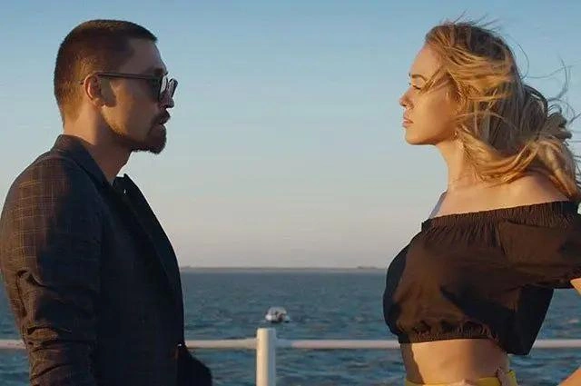 Поклонники заметили химию между Димой и Ксенией | Источник: кадр из клипа «Держи» / Youtube.com