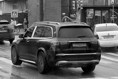 Maybach с номером 777 разбился в Екатеринбурге: при чем тут Чечня?