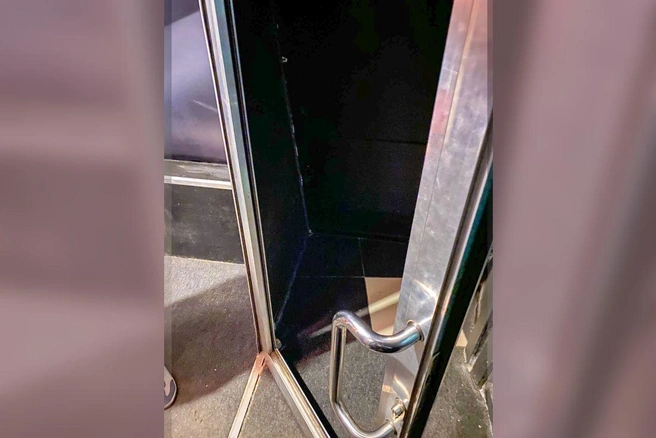 После задержания мужчина был передан прибывшим сотрудникам полиции | Источник: www.city-n.ru