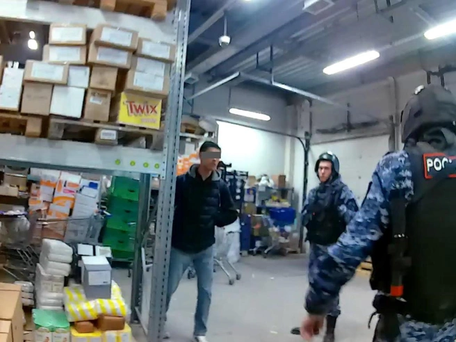 Задержание рецидивиста в супермаркете Новосибирска | Источник: АБ «Гвардия»