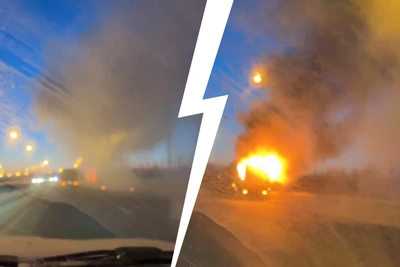 На мосту в Ярославле загорелся грузовик