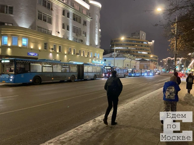 Дорога у «Таганской» | Источник: Едем по Москве / T.me