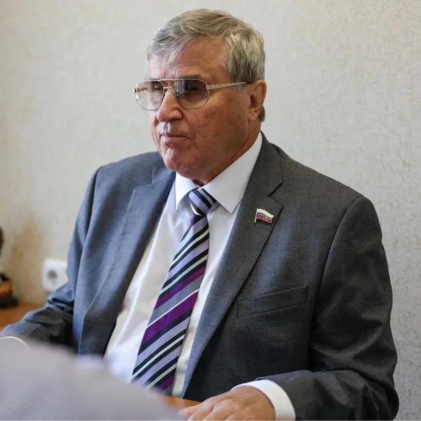 <p>Олег Смолин</p>