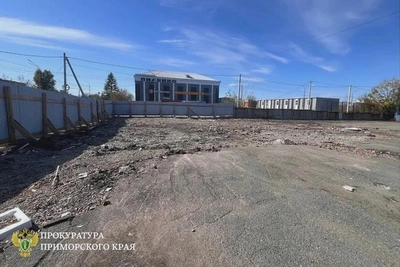 В Приморье снесли двухэтажный самострой