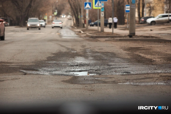 А теперь представьте, что здесь происходит во время сильного дождя | Источник: Даниил Конин / «ИрСити»